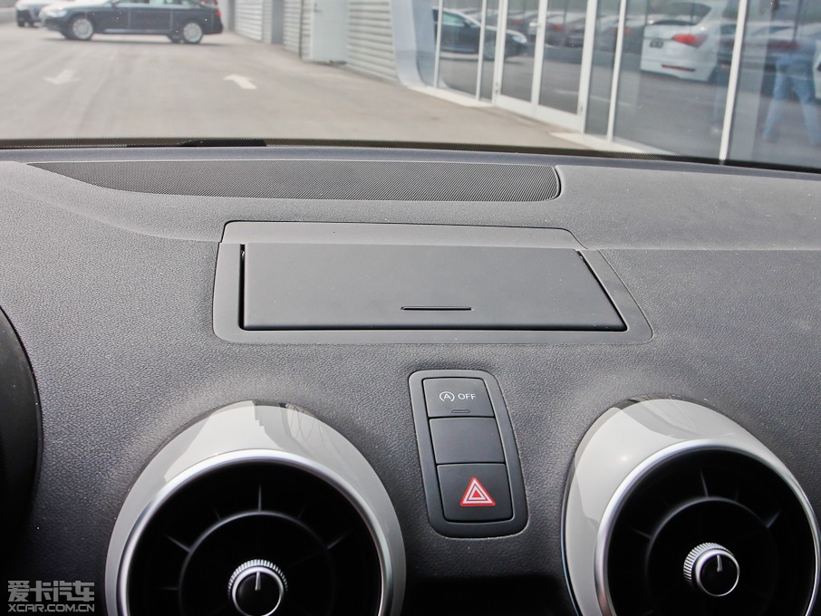 2013WA1 30 TFSI Sportback Urban