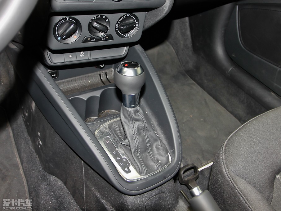 2013WA1 30 TFSI Sportback Urban