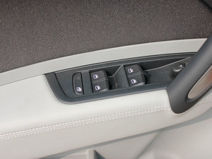 2013款30 TFSI Sportback Ego plus 主驾车窗控制区	