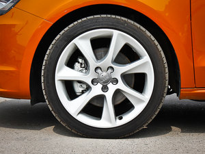 2013款30 TFSI Sportback Ego plus 轮圈