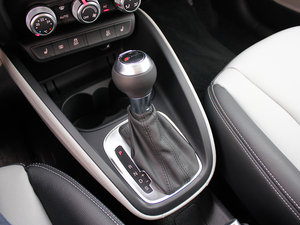 2013款30 TFSI Sportback Ego plus 换挡杆
