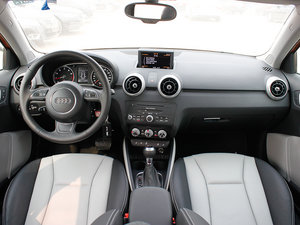 2013款30 TFSI Sportback Ego plus 内饰全景