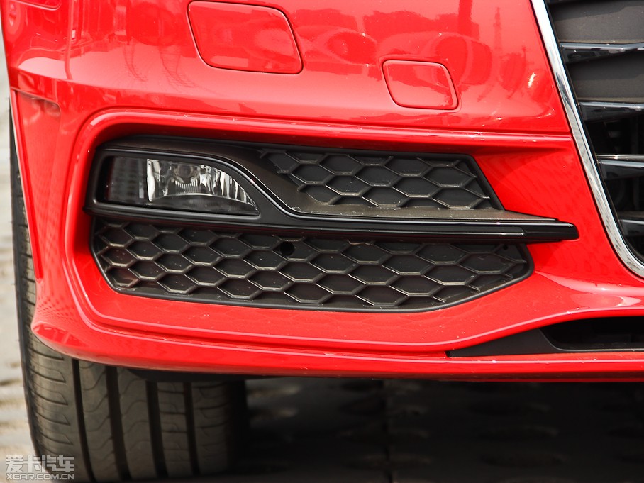 2014��W��A3 Sportback(�M��) 40 TFSI S Line ���m��