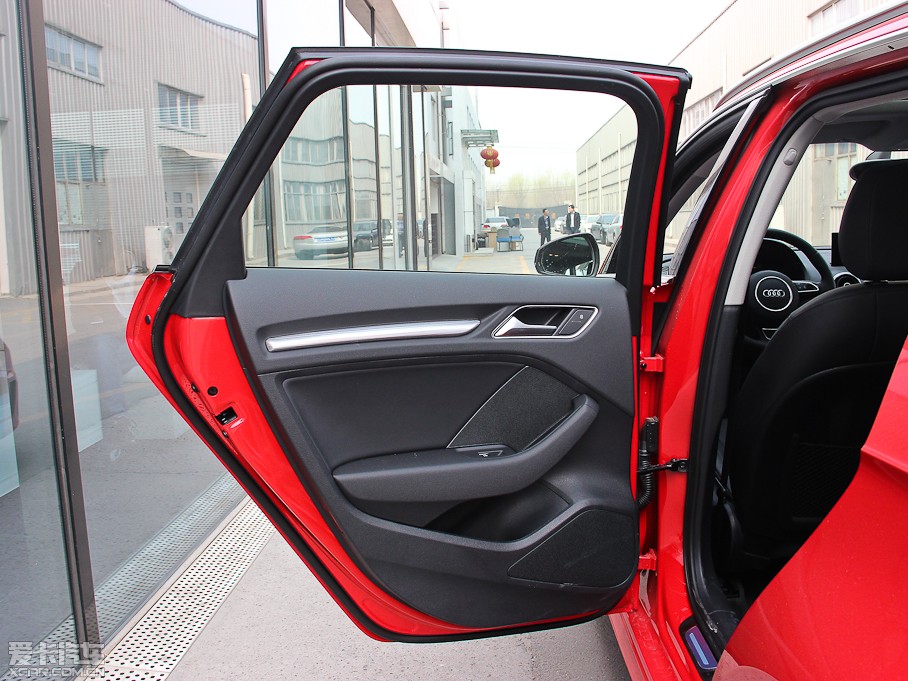 2014��W��A3 Sportback(�M��) 40 TFSI S Line ���m��