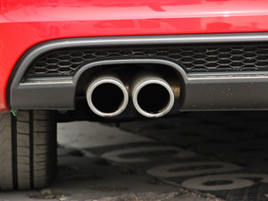 2014款40 TFSI S Line 舒适型 排气管