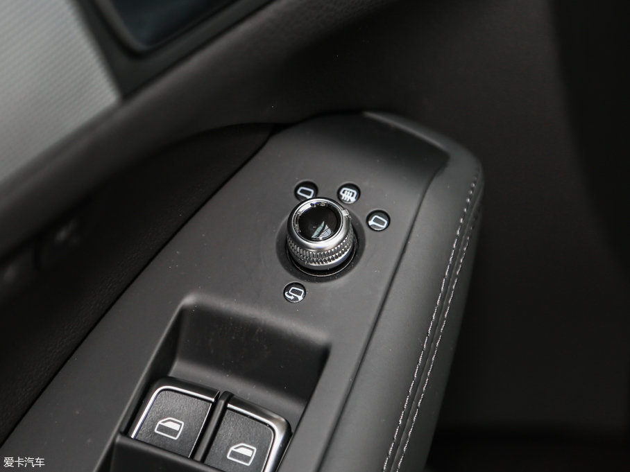 2013?yun)WQ5(M(jn)) 45 TFSI quattro \(yn)(dng)