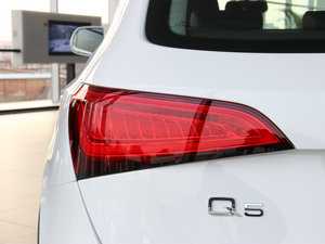 201345 TFSI quattro \ ^