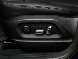 201345 TFSI quattro \ {{