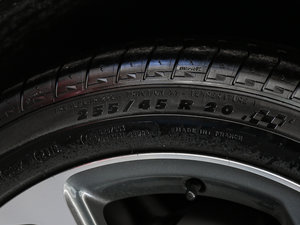 201345 TFSI quattro \ ݆̥ߴ