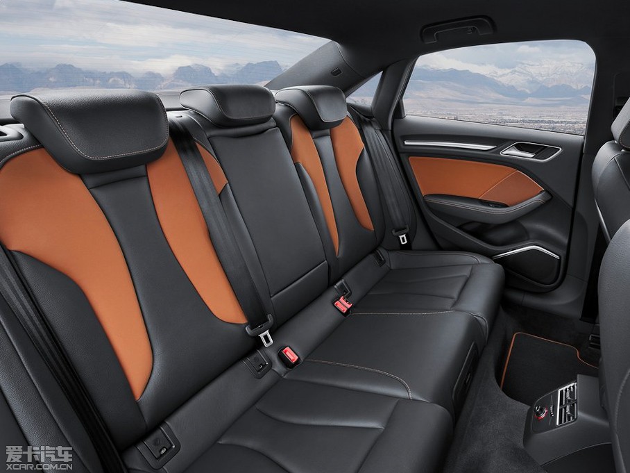 2014WA3 Limousine(M) Sedan