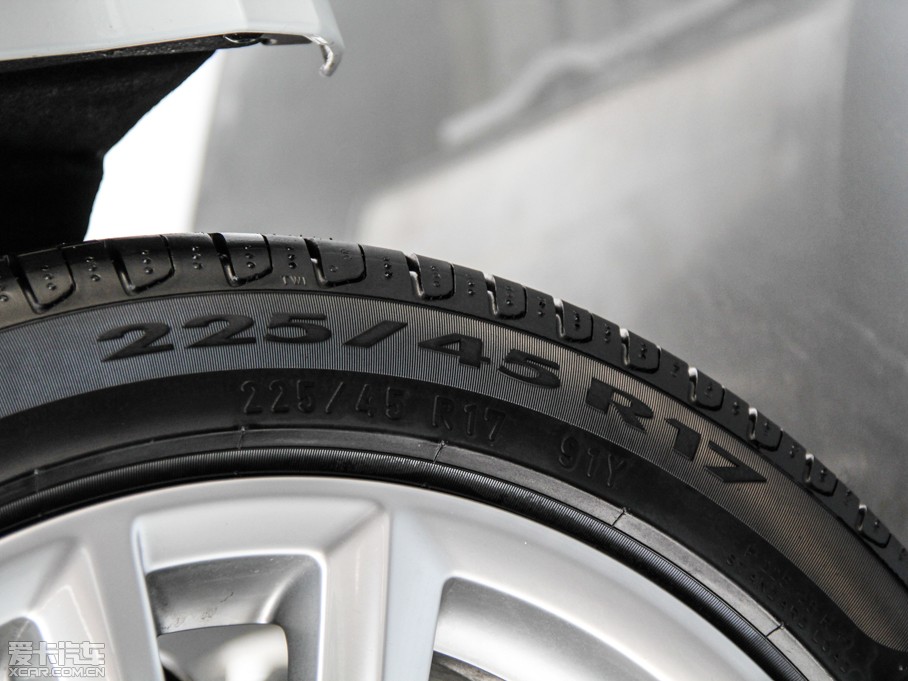 2014WA3 Limousine(M) Sedan