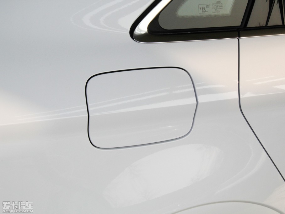 2014WA3 Limousine(M) Sedan