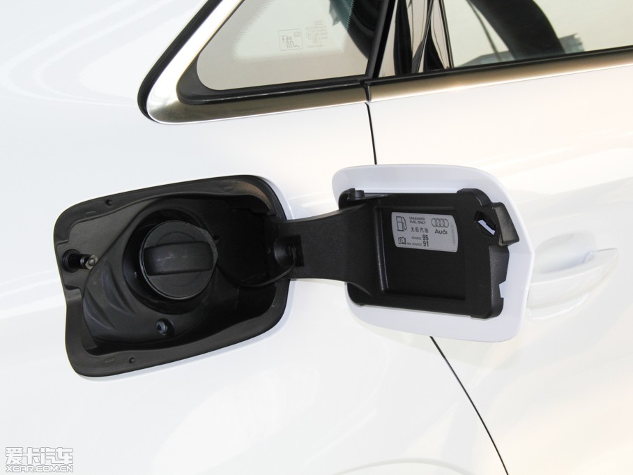 2014WA3 Limousine(M) Sedan