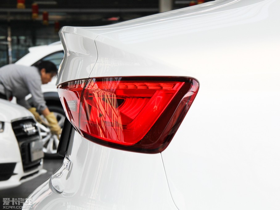 2014?yun)WA3 Limousine(M(jn)) Sedan