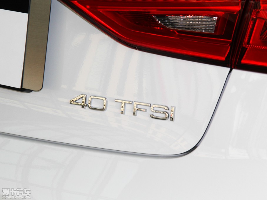 2014WA3 Limousine(M) Sedan