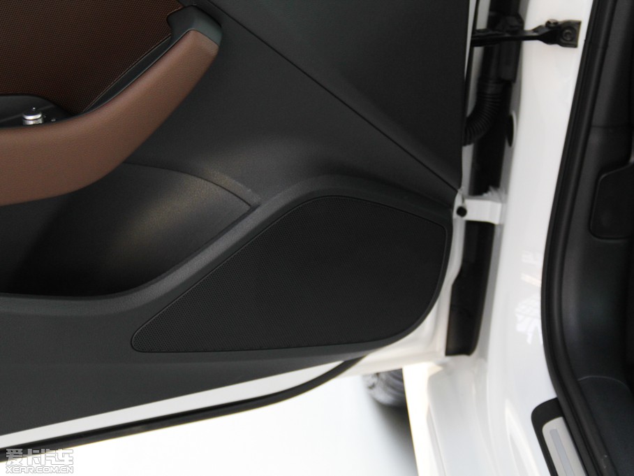 2014?yun)WA3 Limousine(M(jn)) Sedan