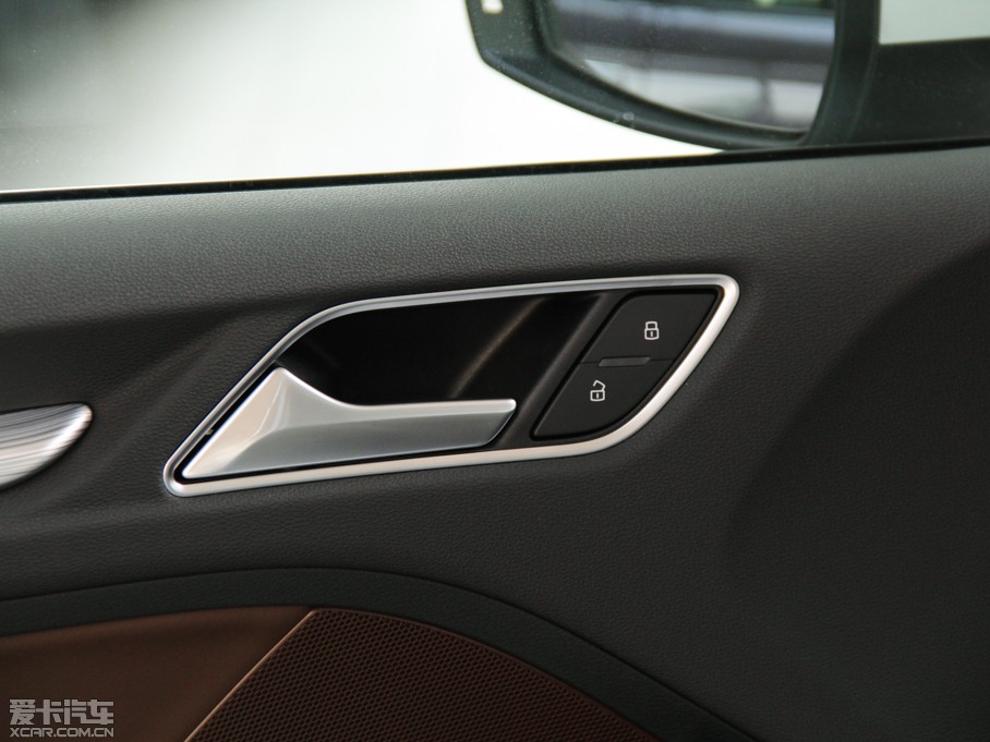 2014WA3 Limousine(M) Sedan