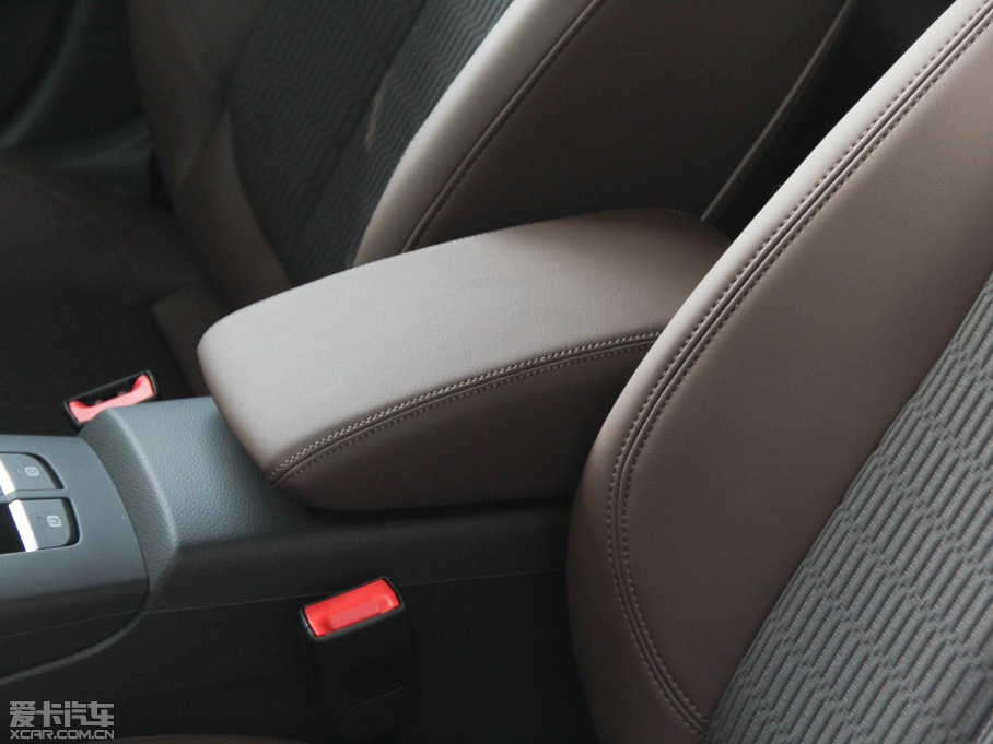 2014WA3 Limousine(M) Sedan