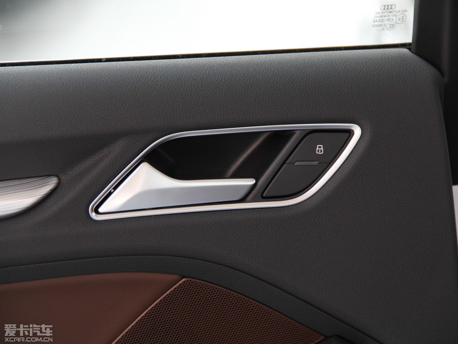 2014WA3 Limousine(M) Sedan