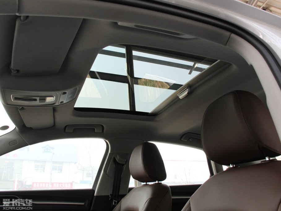 2014WA3 Limousine(M) Sedan