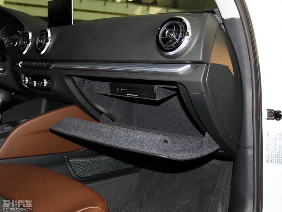 2014?yun)WA3 Limousine(M(jn)) Sedan