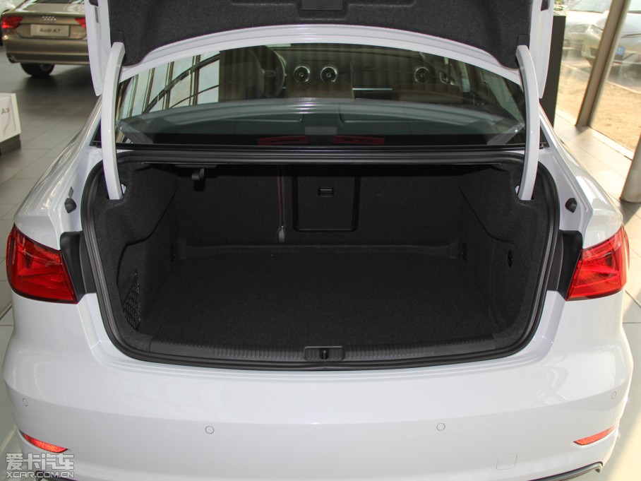 2014?yun)WA3 Limousine(M(jn)) Sedan