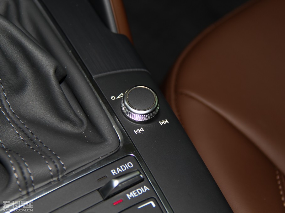 2014WA3 Limousine(M) Sedan