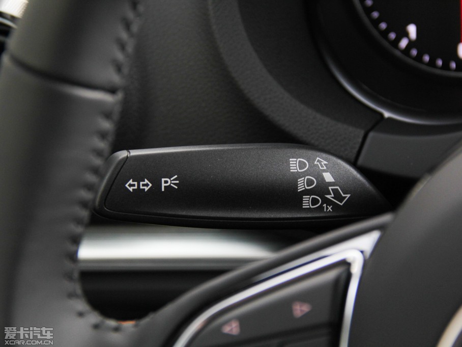 2014WA3 Limousine(M) Sedan