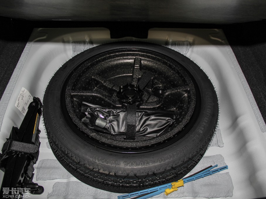 2014WA3 Limousine(M) Sedan