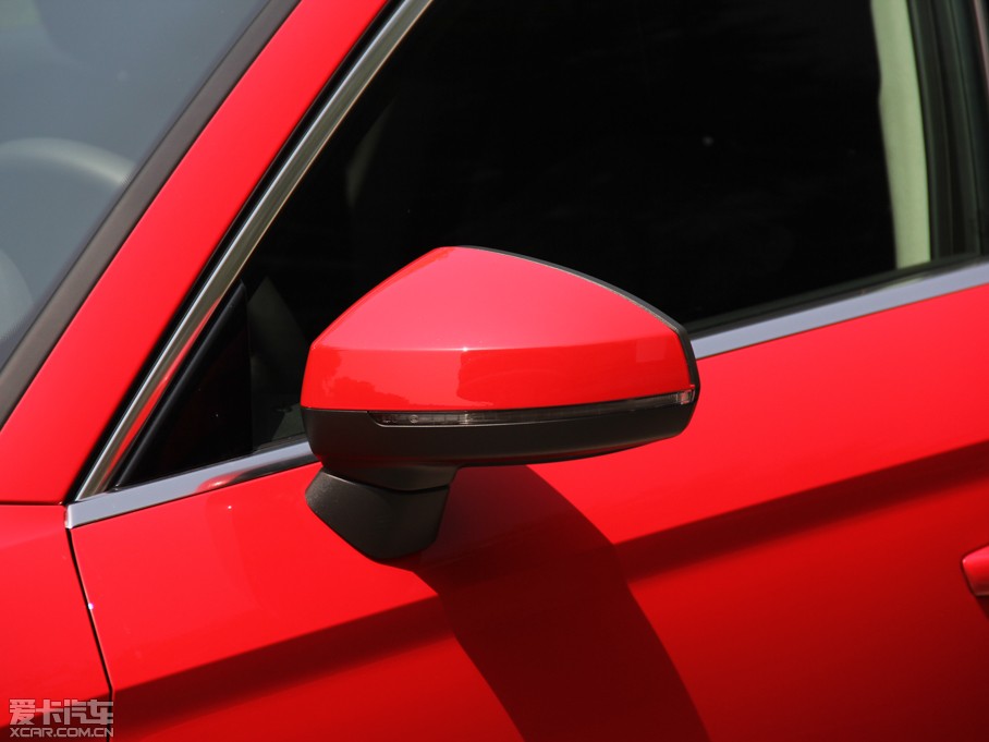 2014?yun)WA3 Limousine(M(jn)) 40 TFSI S Line m