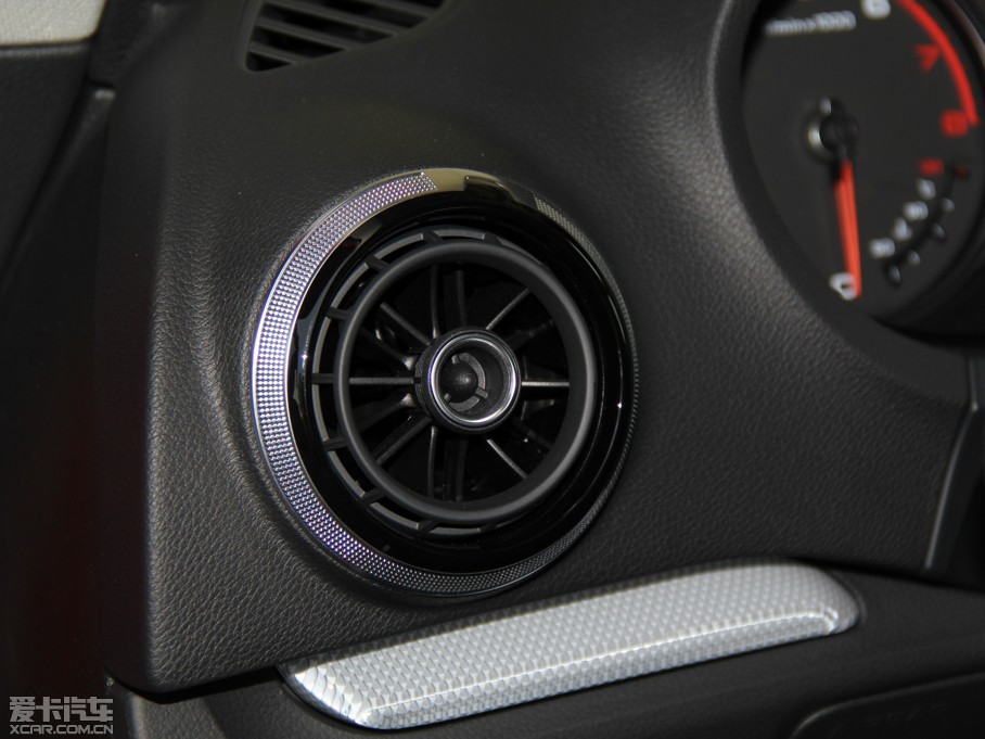 2014?yun)WA3 Limousine(M(jn)) 40 TFSI S Line m