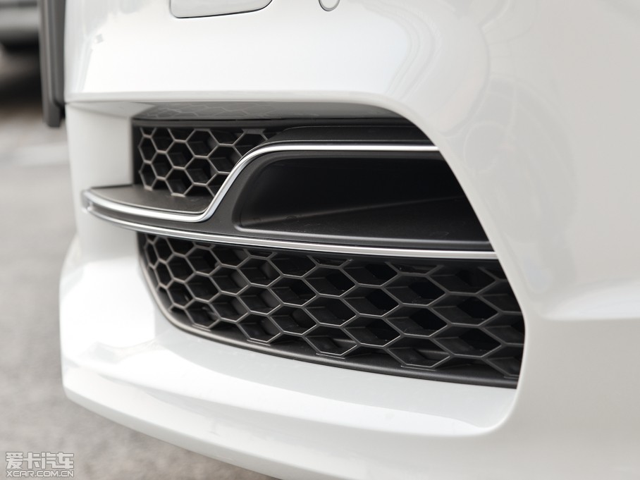 2015?yun)WS3 2.0TFSI Limousine