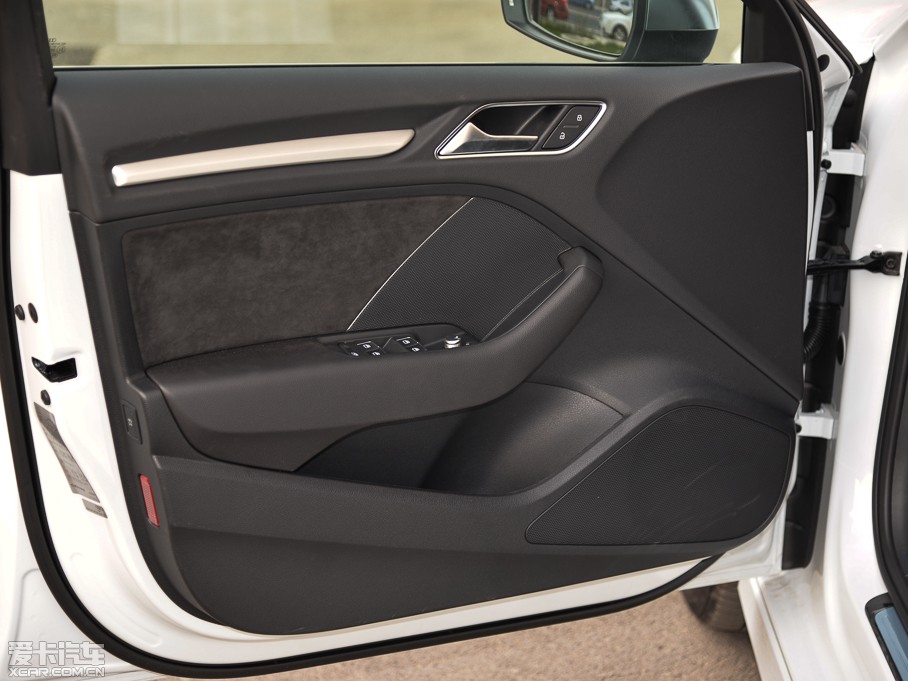 2015?yun)WS3 2.0TFSI Limousine