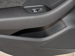 20152.0TFSI Limousine g