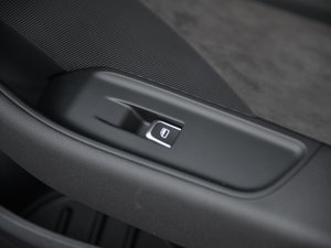 20152.0TFSI Limousine g