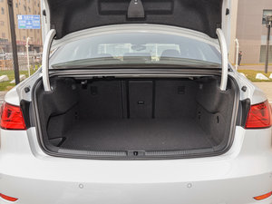 2015款2.0TFSI Limousine 行李厢空间
