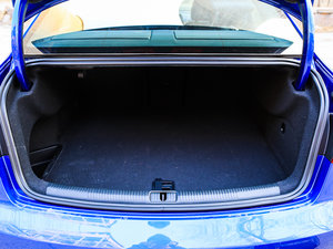 20152.0TFSI Limousine g