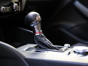 20152.0TFSI Limousine п؅^