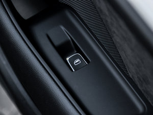 20152.0TFSI Limousine п؅^