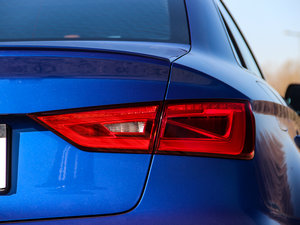 20152.0TFSI Limousine β