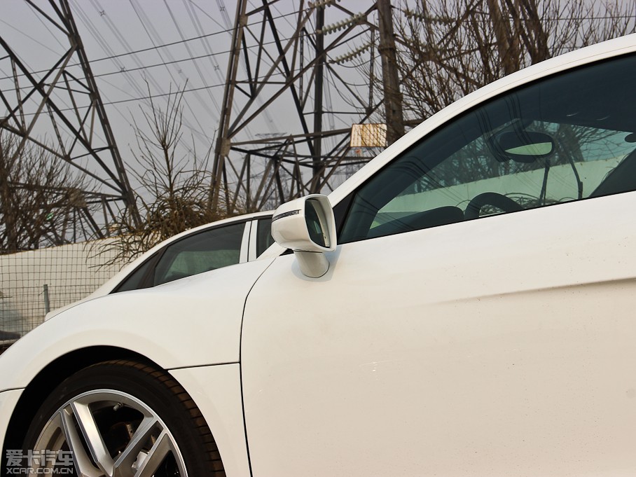 2014?yun)WR8 V8 Coupe