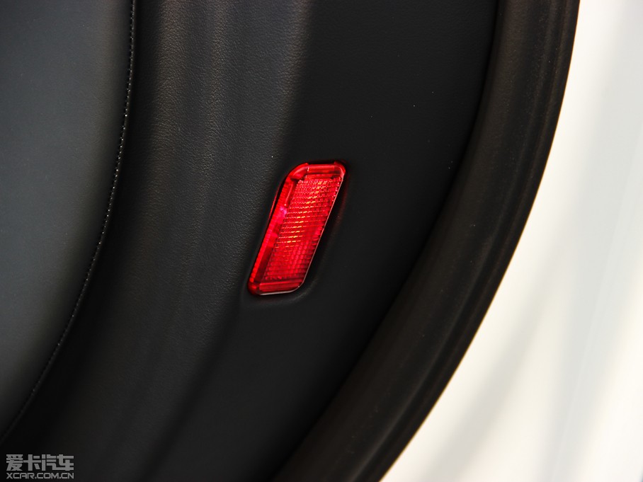 2014?yun)WR8 V8 Coupe