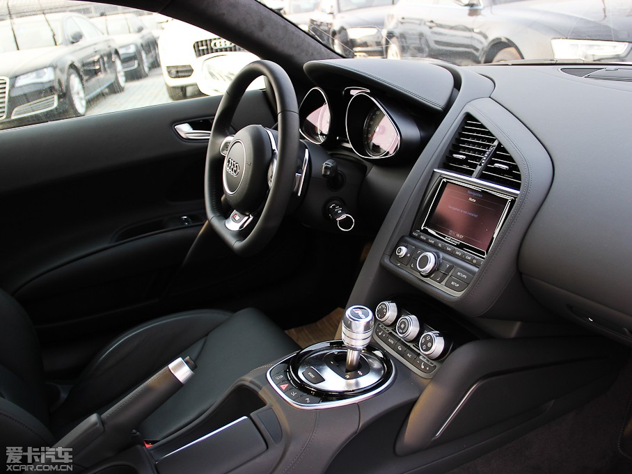 2014?yun)WR8 V8 Coupe