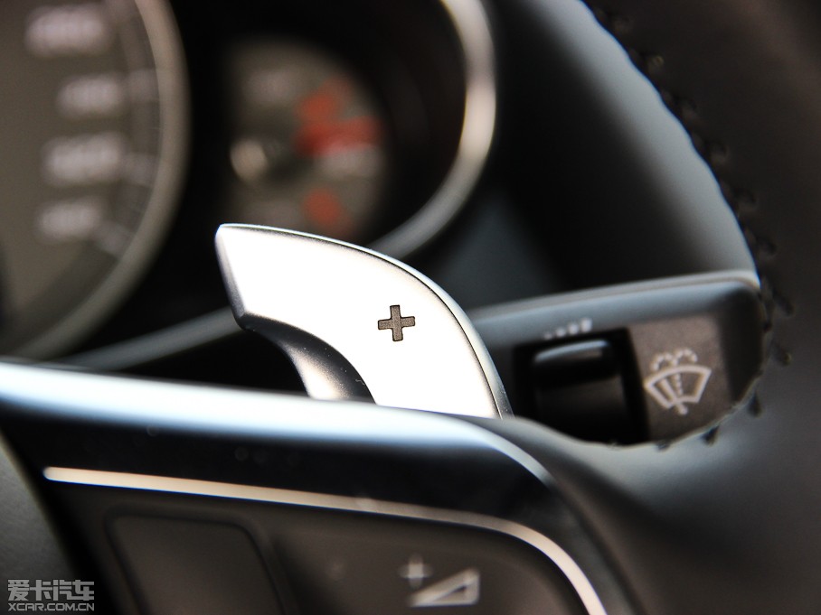 2014?yun)WR8 V8 Coupe