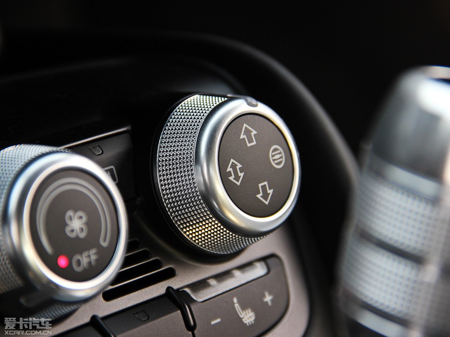 2014?yun)WR8 V8 Coupe