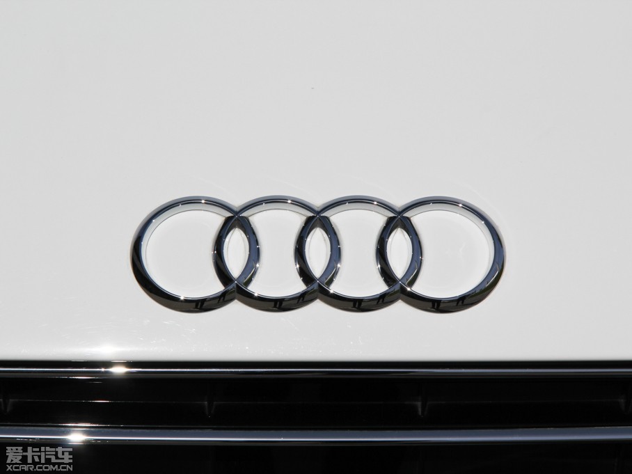 2014?yun)WR8 V10 Coupe