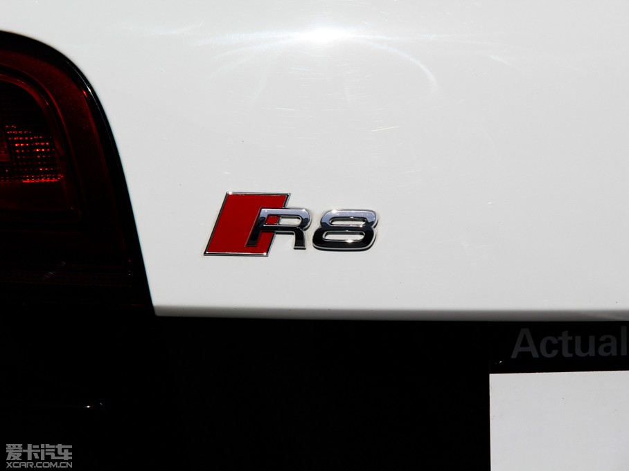 2014?yun)WR8 V10 Coupe