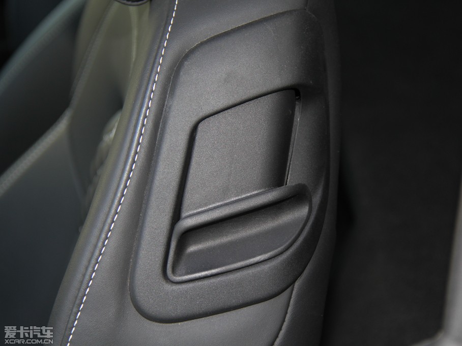 2014?yun)WR8 V10 Coupe