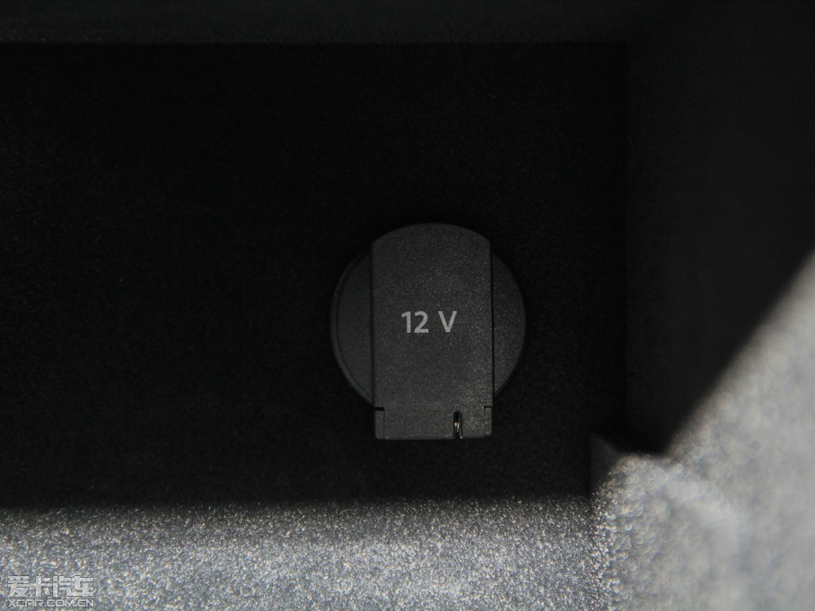 2014?yun)WR8 V10 Coupe