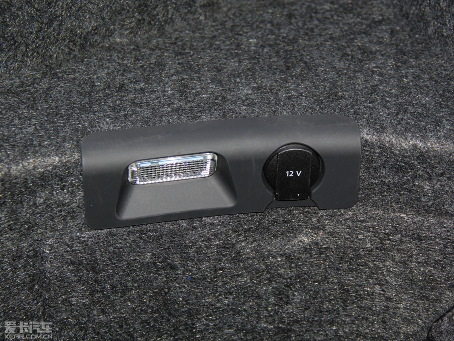 2014?yun)WR8 V10 Coupe